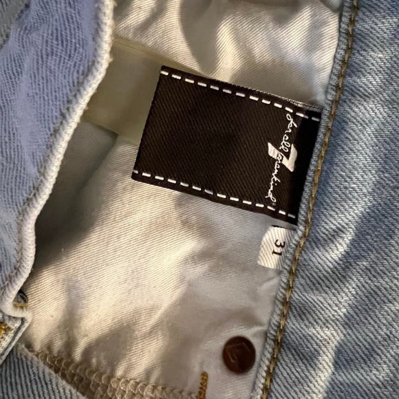 7 For All Mankind The Straight Denim Shorts Breezy Wash Size 31 EUC - Picture 6 of 7